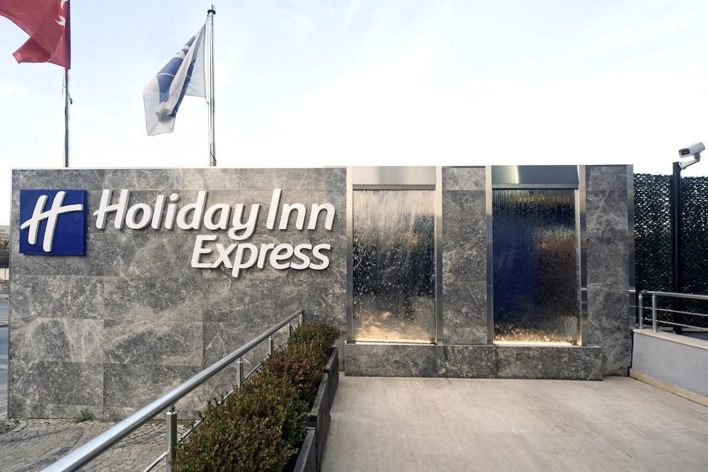 Holiday Inn Express Istanbul-Altunizade By Ihg Istambul Exterior foto