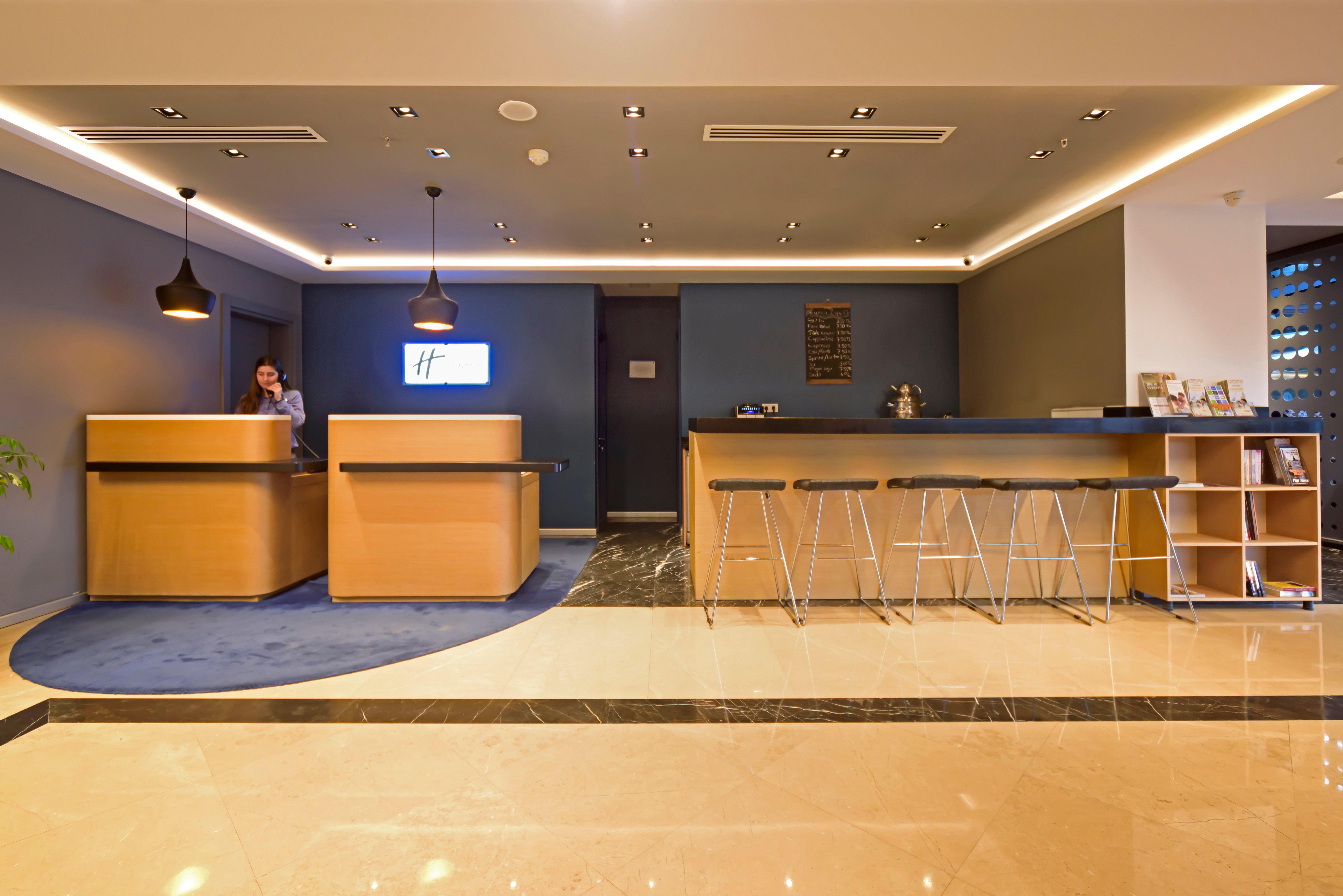 Holiday Inn Express Istanbul-Altunizade By Ihg Istambul Exterior foto