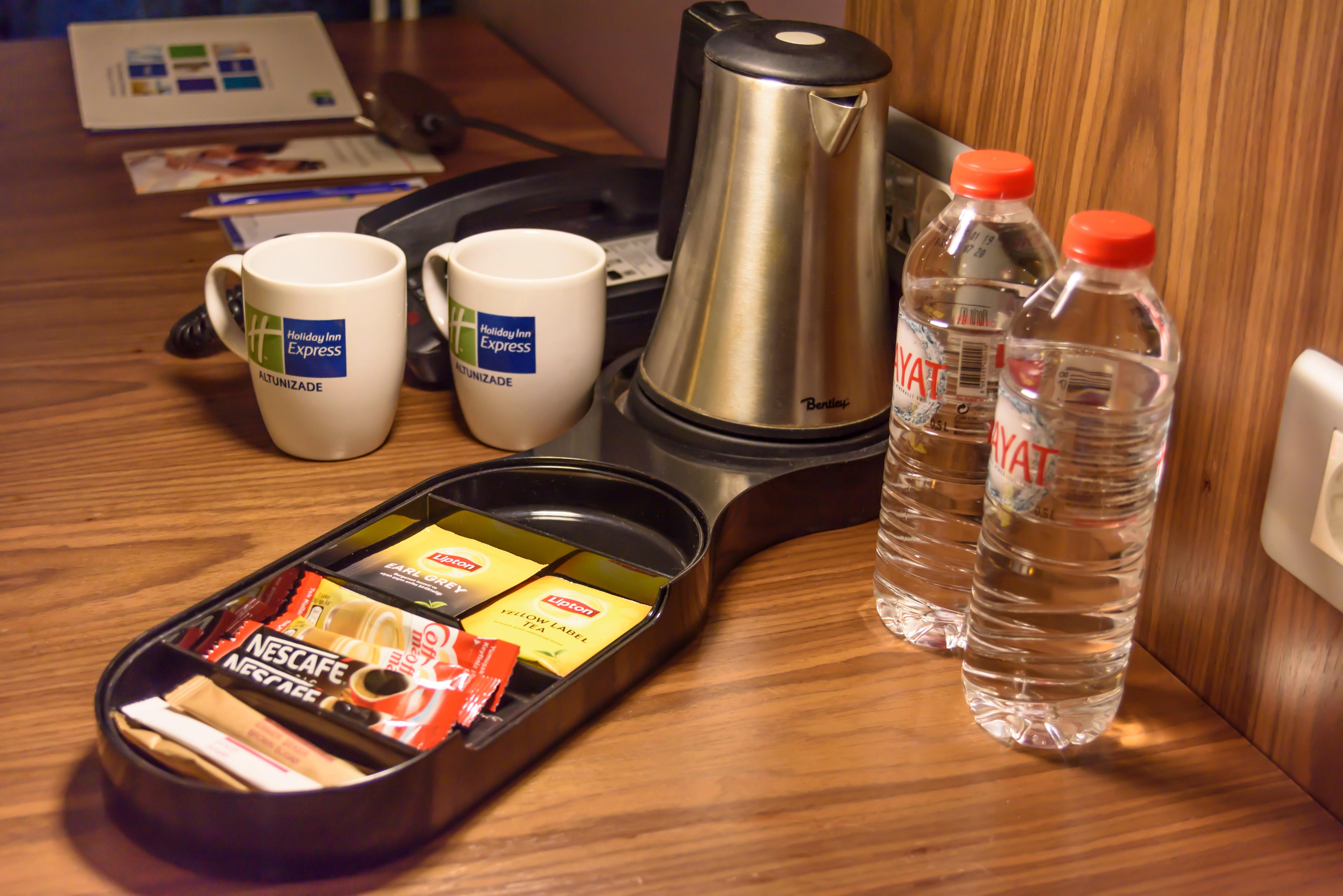 Holiday Inn Express Istanbul-Altunizade By Ihg Istambul Exterior foto