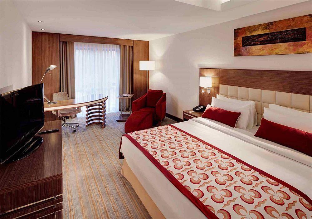 Holiday Inn Express Istanbul-Altunizade By Ihg Istambul Exterior foto