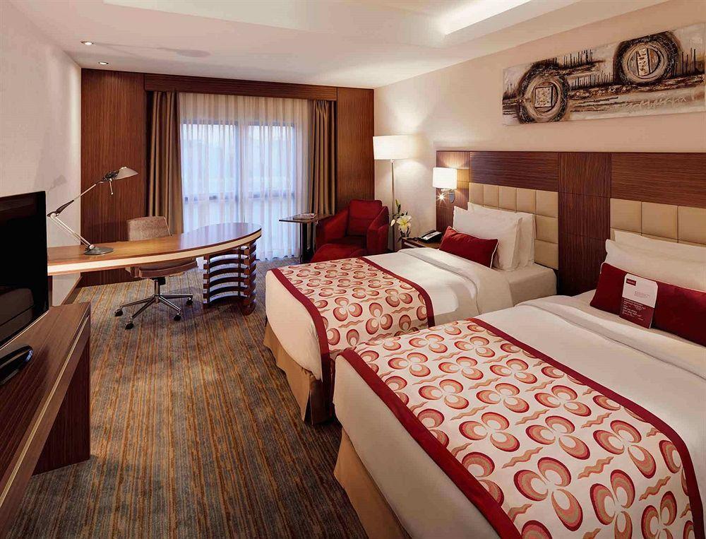 Holiday Inn Express Istanbul-Altunizade By Ihg Istambul Exterior foto