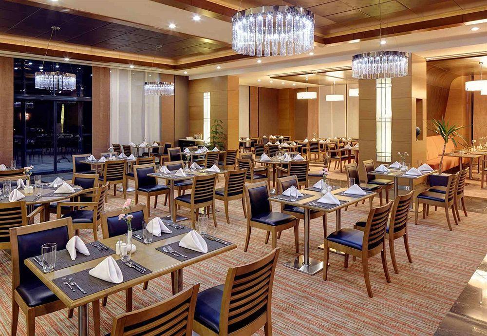 Holiday Inn Express Istanbul-Altunizade By Ihg Istambul Exterior foto