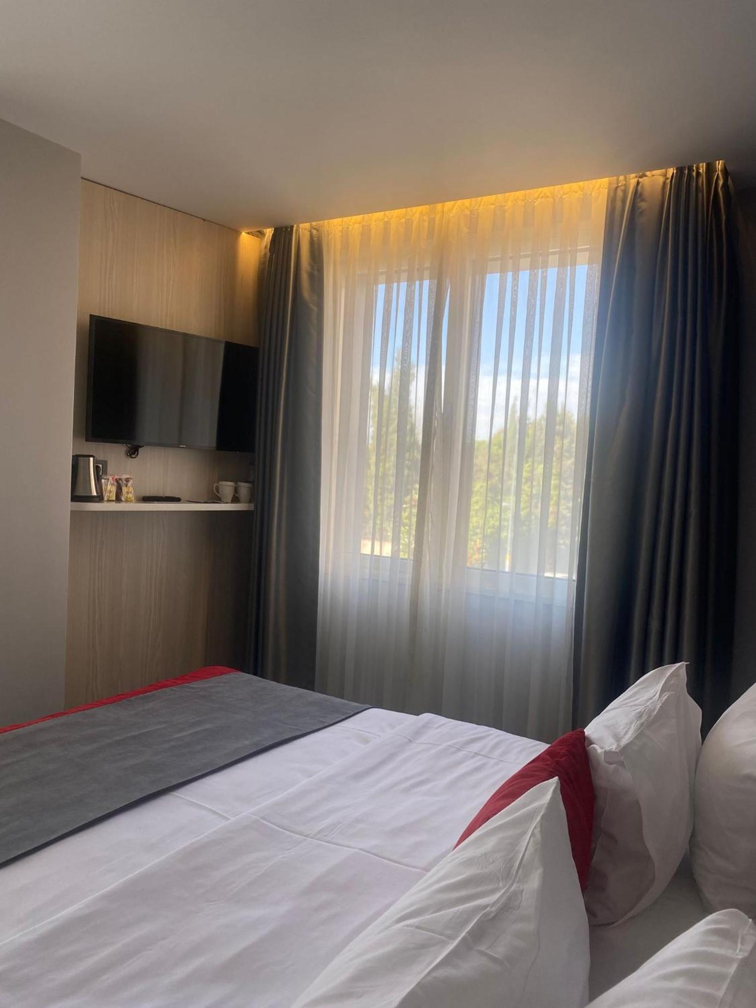 Holiday Inn Express Istanbul-Altunizade By Ihg Istambul Exterior foto
