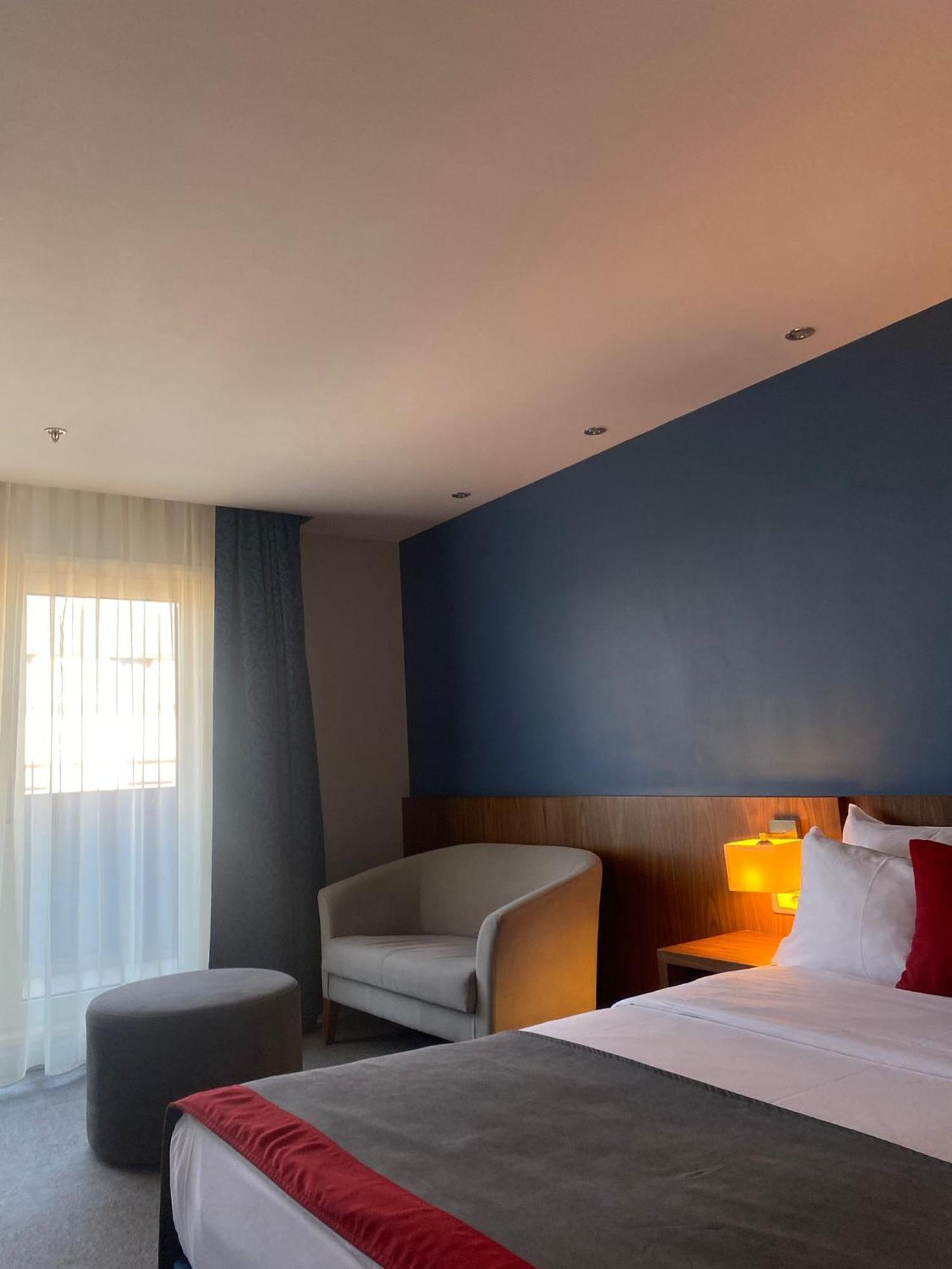 Holiday Inn Express Istanbul-Altunizade By Ihg Istambul Exterior foto