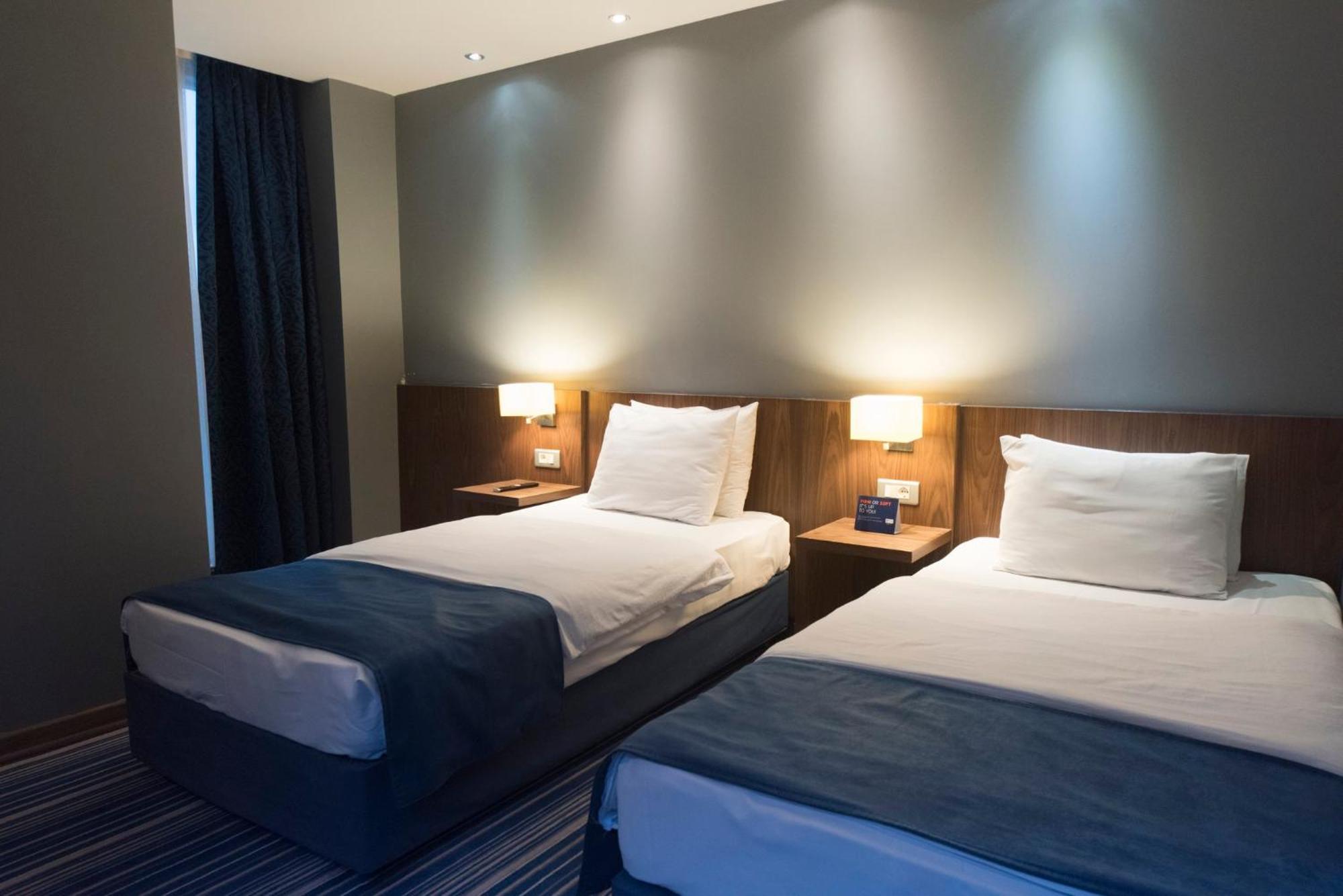 Holiday Inn Express Istanbul-Altunizade By Ihg Istambul Exterior foto
