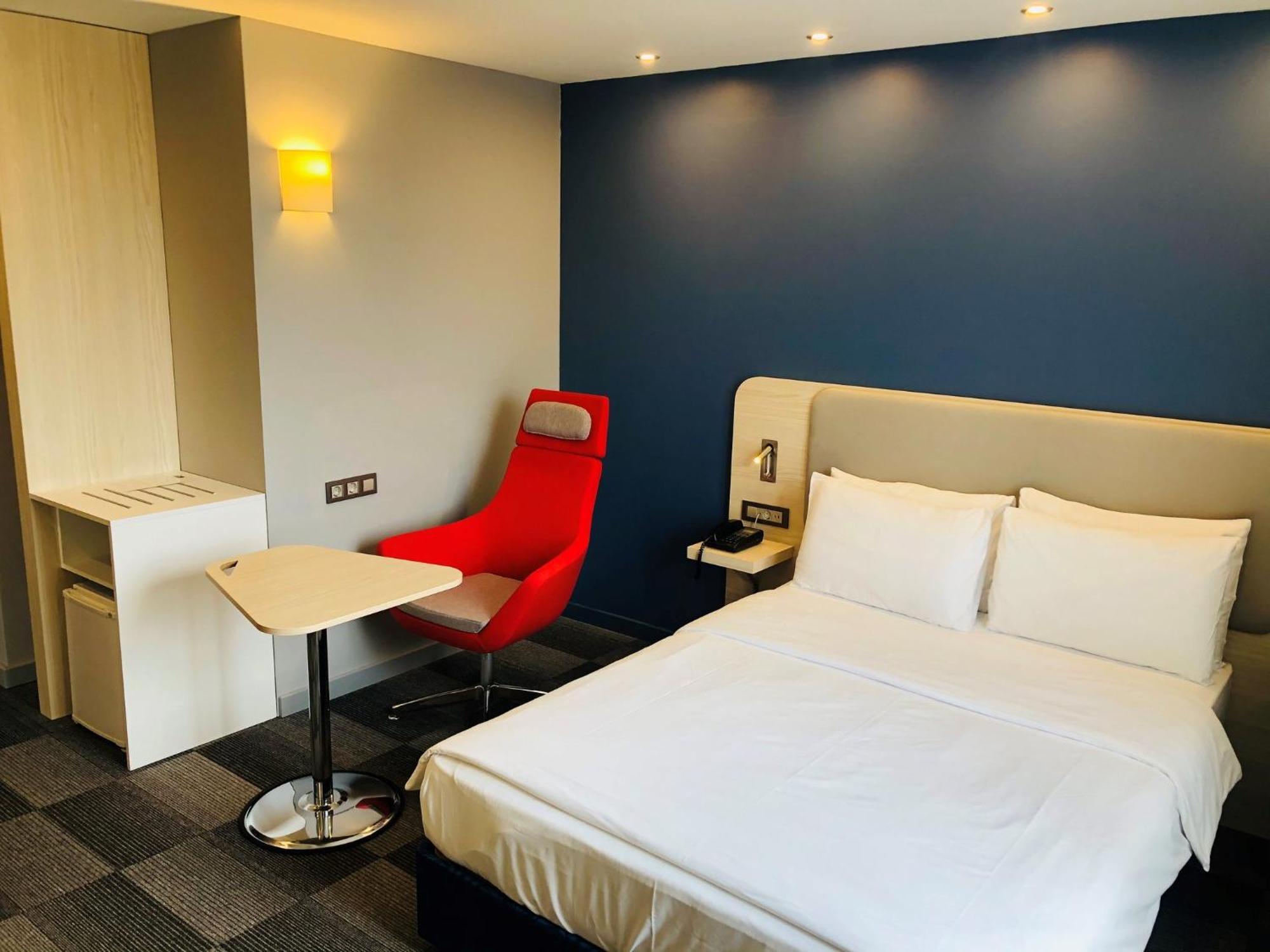 Holiday Inn Express Istanbul-Altunizade By Ihg Istambul Exterior foto