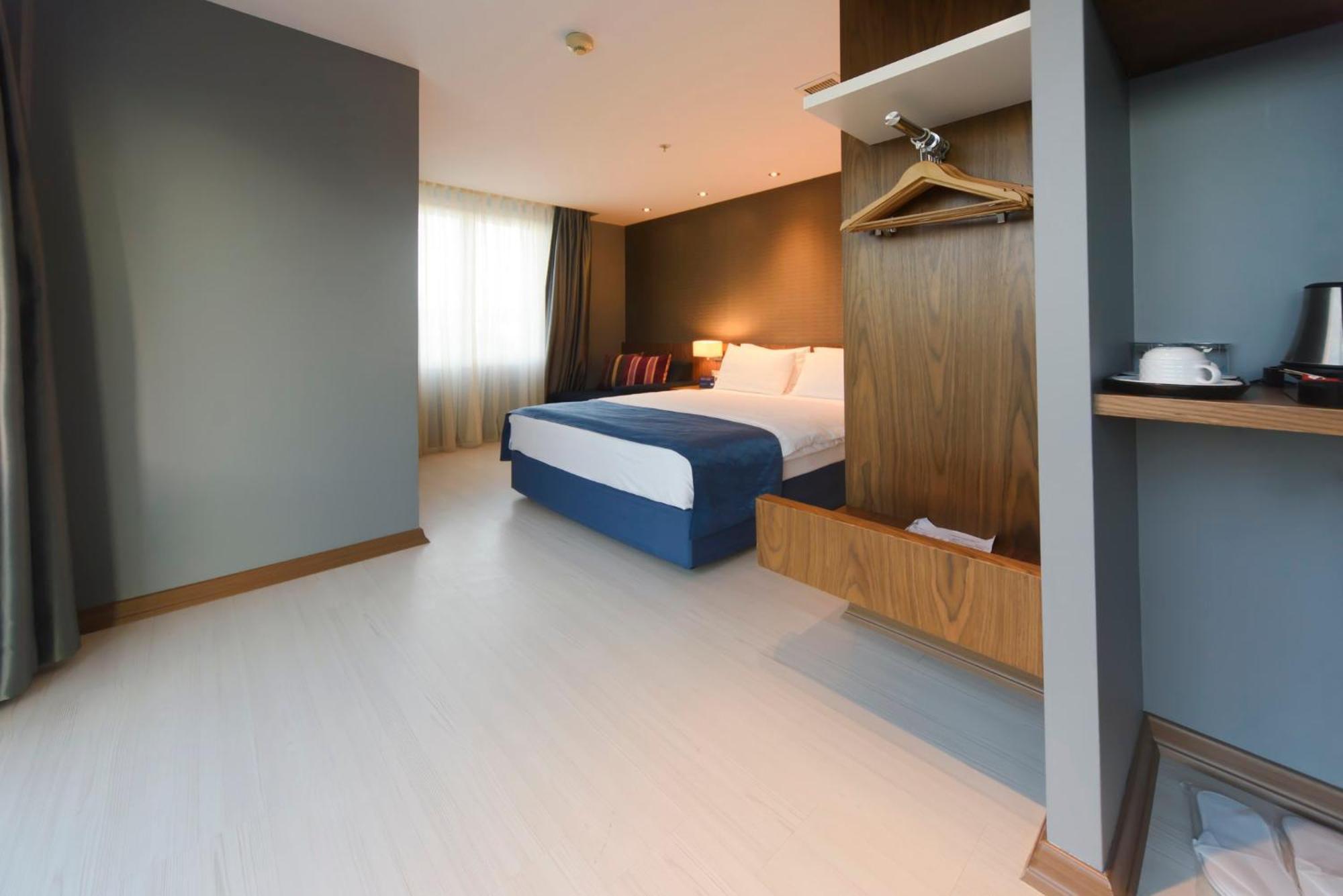 Holiday Inn Express Istanbul-Altunizade By Ihg Istambul Exterior foto