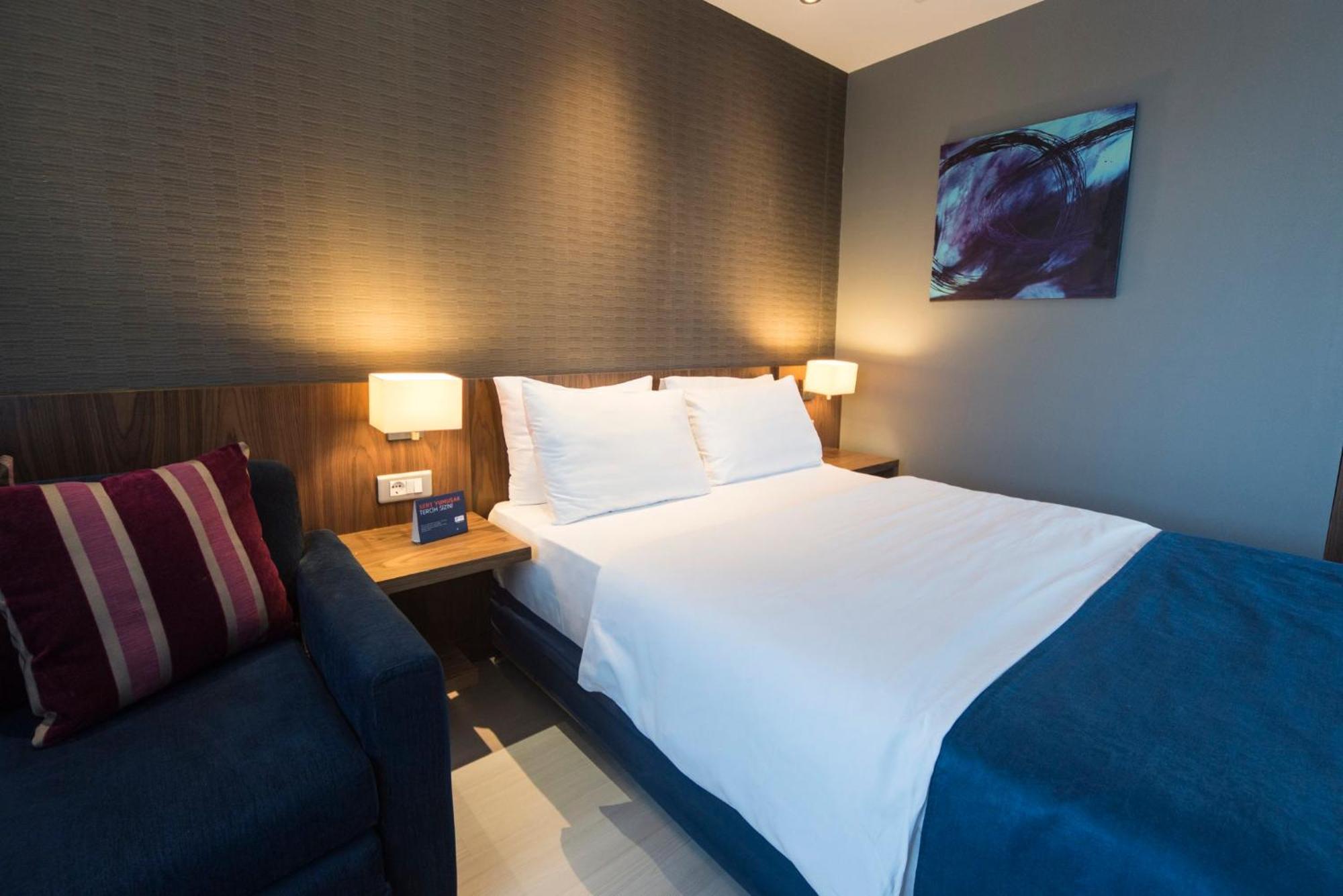 Holiday Inn Express Istanbul-Altunizade By Ihg Istambul Exterior foto